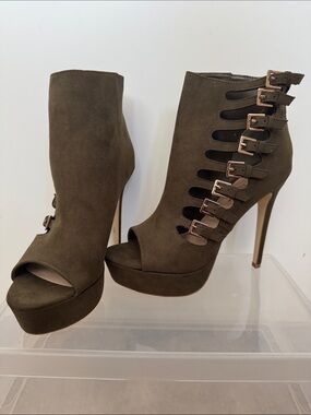 Shoe Dazzle Olive Green Suede Cutout Peep-Toe Platform Heels with Buckles